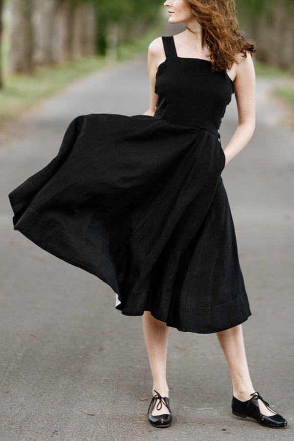 Stilla | Halter Square Neck Tilbagefri Midi Kjole