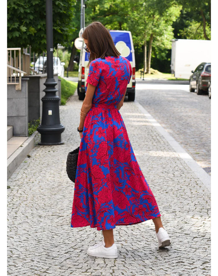 Stilla | Maxi kjole med blomsterprint og V-hals til kvinder med blondedetaljer - elegant A-linje silhuet