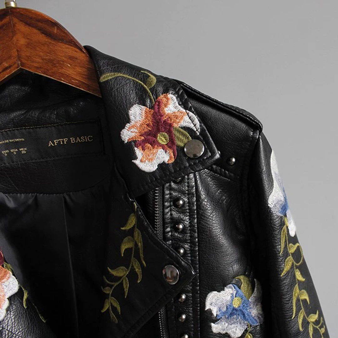 Stilla | Modekik Bikerjakke Med Blomsterbroderi