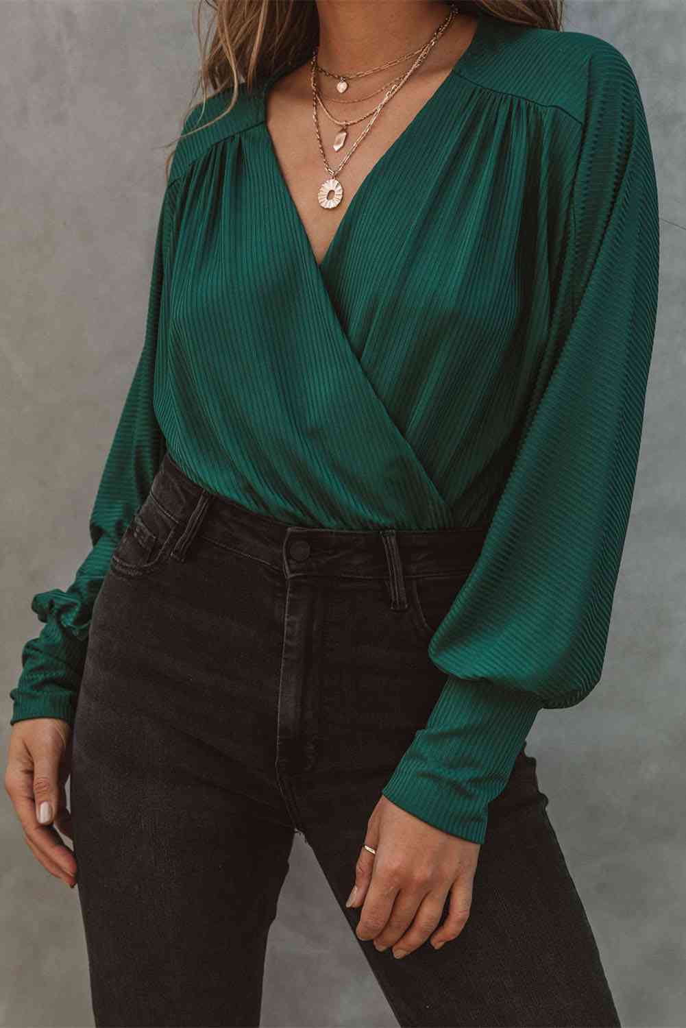 Stilla | Surplice Hals Lantern Ærme Bodysuit