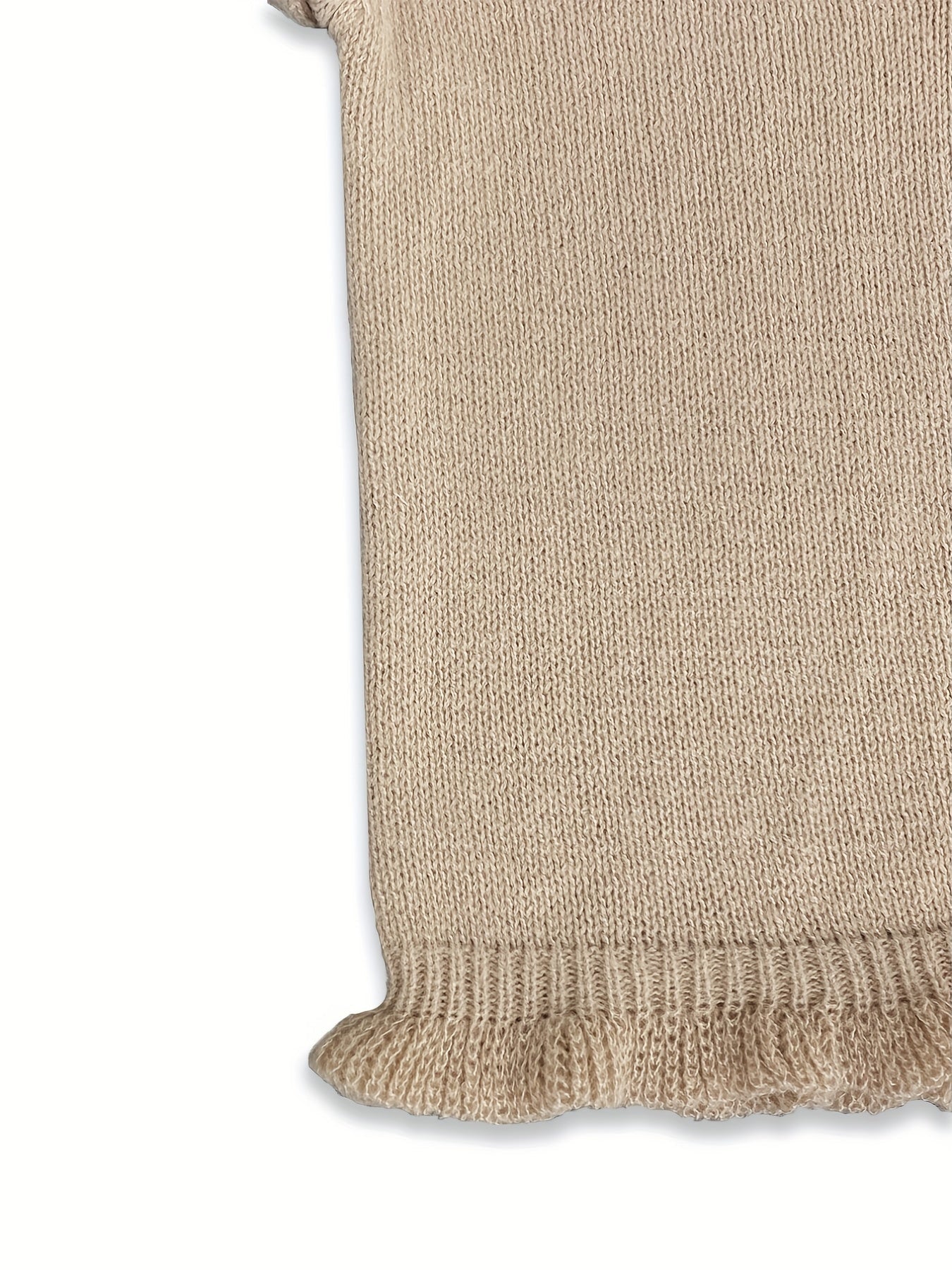Stilla | V-hals sweater med flæser i bunden med knapper