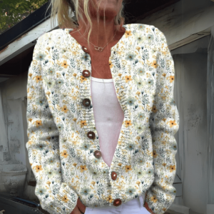 Stilla | Dame Strikjakke Med Unikt Blomsterdesign Behagelig Strik Strikjakke på udsalg