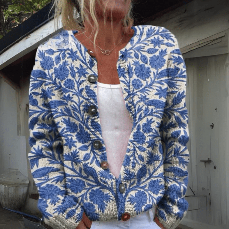 Stilla | Dame Strikjakke Med Unikt Blomsterdesign Behagelig Strik Strikjakke på udsalg