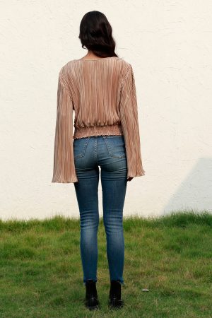 Stilla | Smocked Flare Sleeve Cropped Top