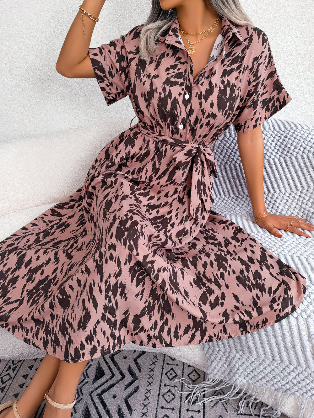 Stilla | Kjole Leopardlook