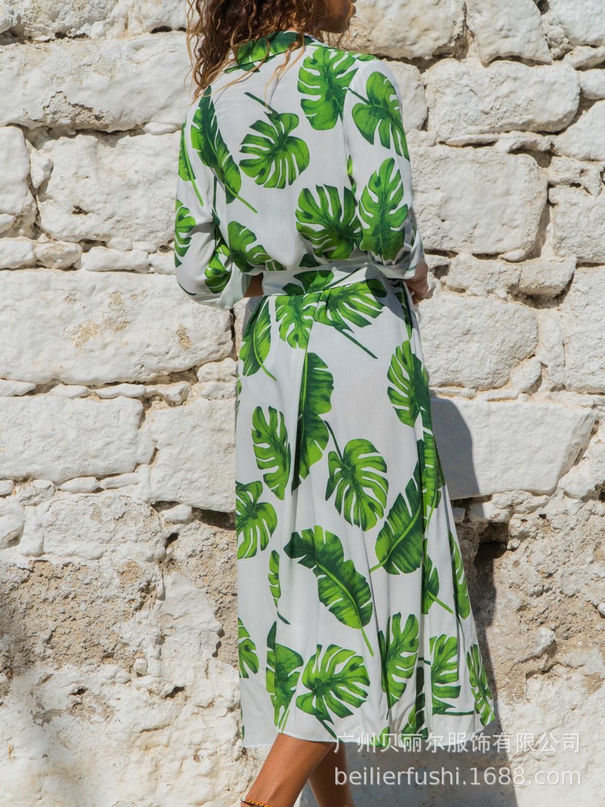 Stilla | Vinrøde Chiffon Kjole Med Unikt Design