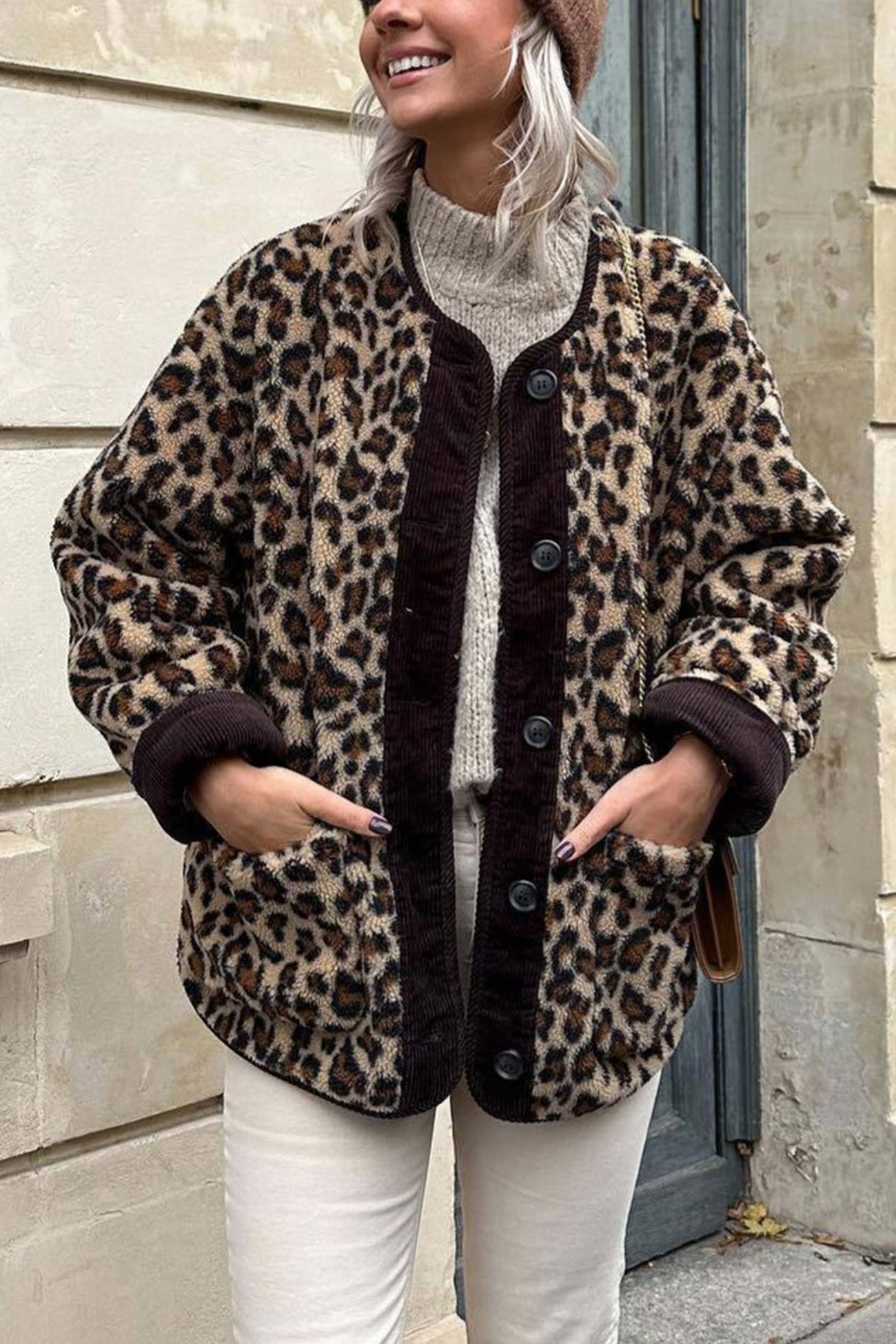 Stilla | Moderigtig leopardmønstret damefrakke