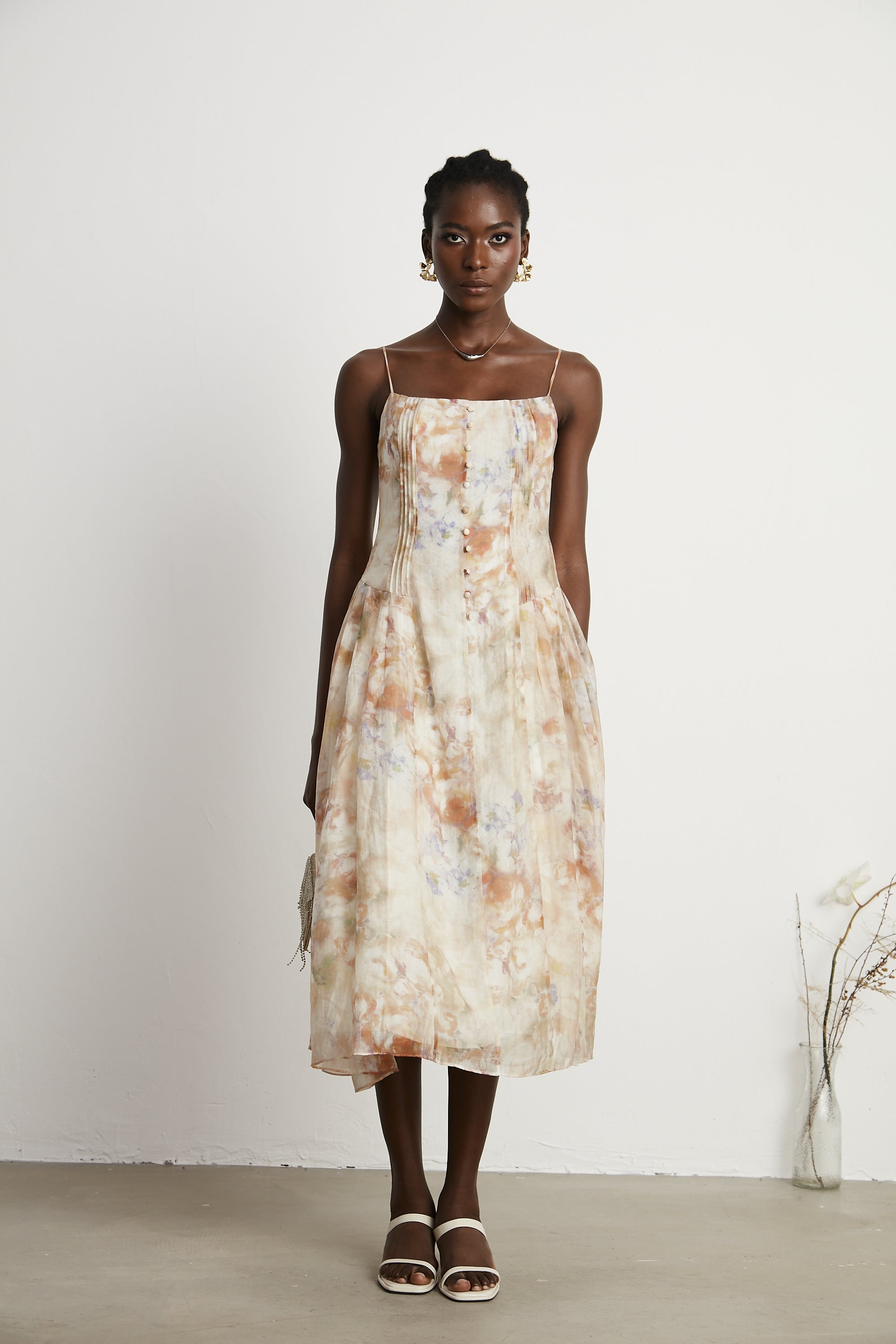 Stilla | Blomster Print Midi Kjole