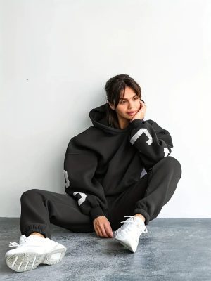Stilla | Trendy Loose-fit Grafisk Hættetrøje