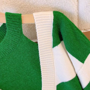 Stilla | Stilfuld Sweater Med Udsnit Til Kvinder