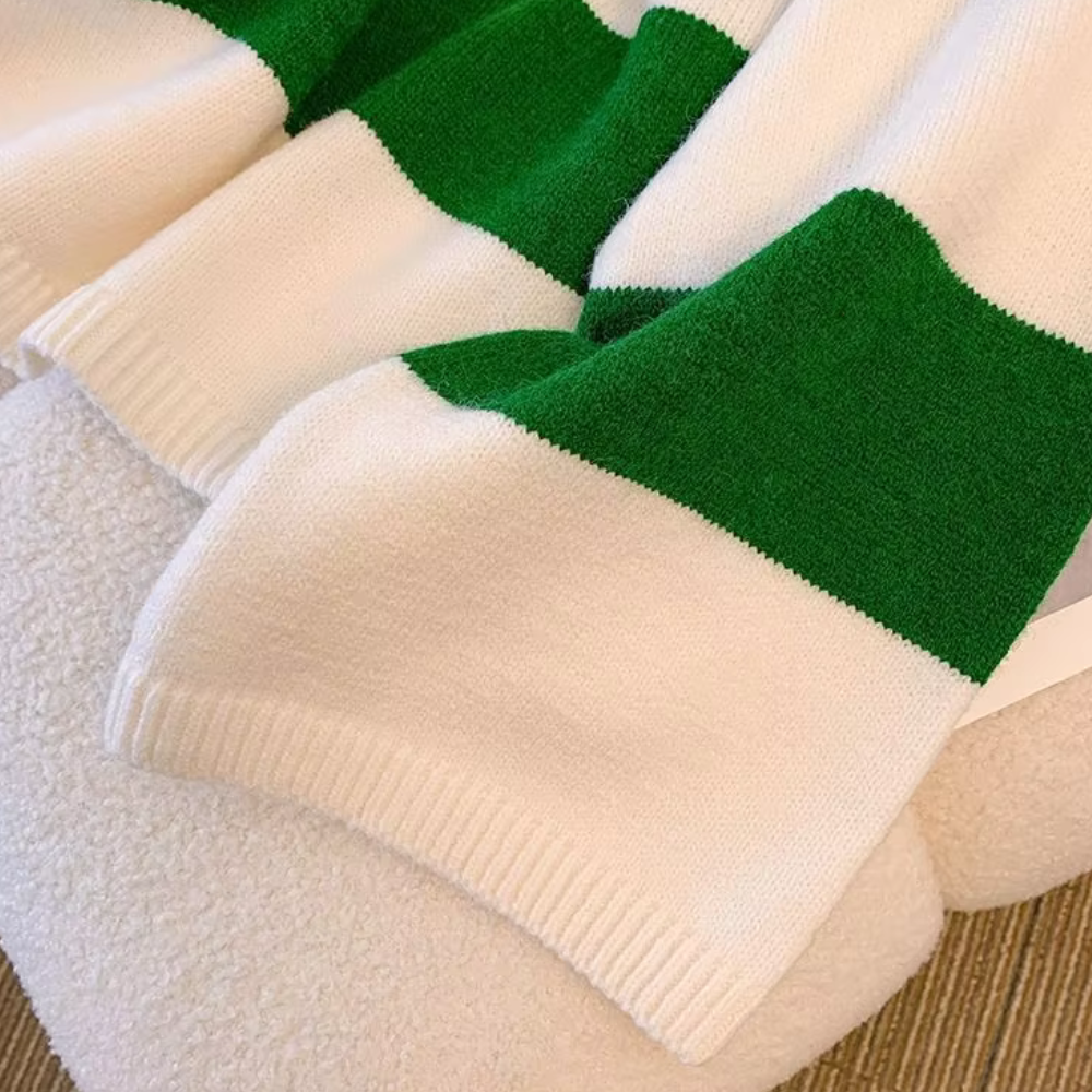 Stilla | Stilfuld Sweater Med Udsnit Til Kvinder