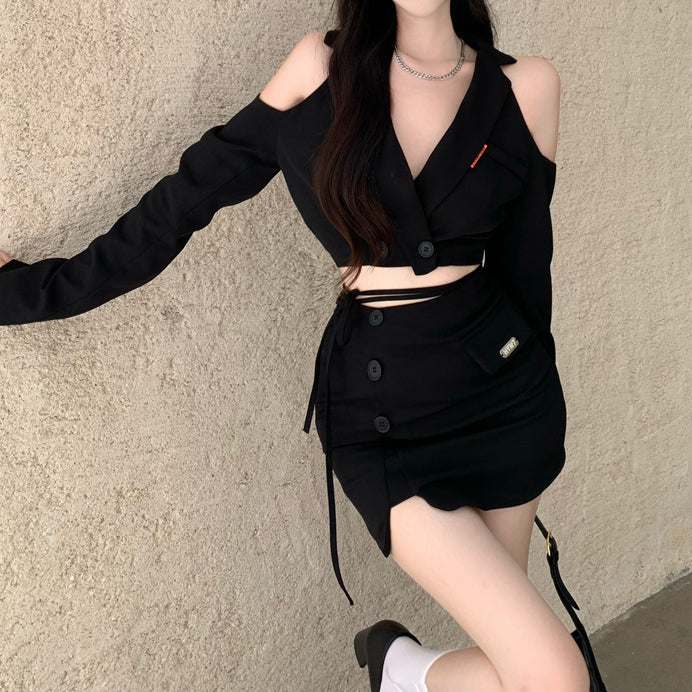 Stilla | Off Shoulder Dekonstrueret Blazer Nederdel Sæt