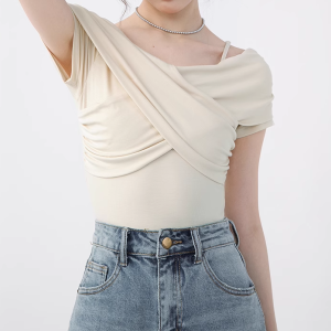 Stilla | Off Shoulder Ensfarvet Korte Ærmer Slim Fit T-Shirt