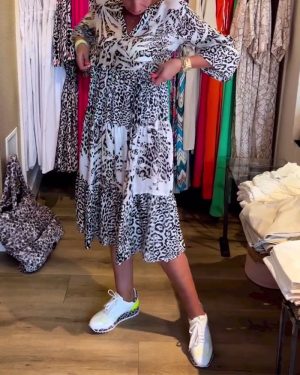 Stilla | Fritidskjole med 3/4 ærmer og leopardmønster