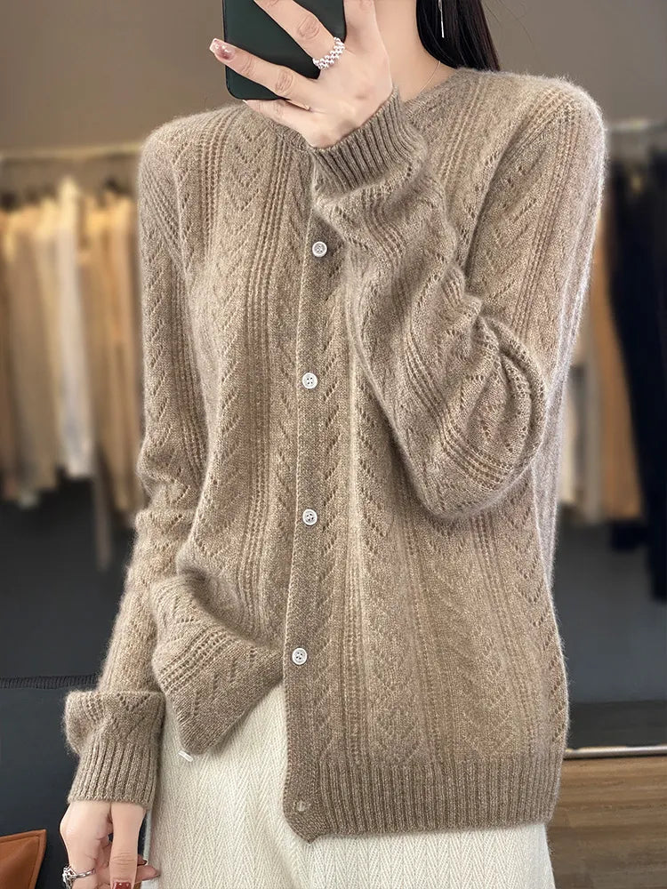 Stilla | Elegant vest med rund krave og trykknaplukning. på udsalg
