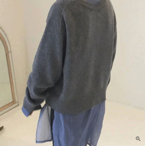 Stilla | Asymmetrisk Cashmere Strikjakke Med Eksklusive Knapper