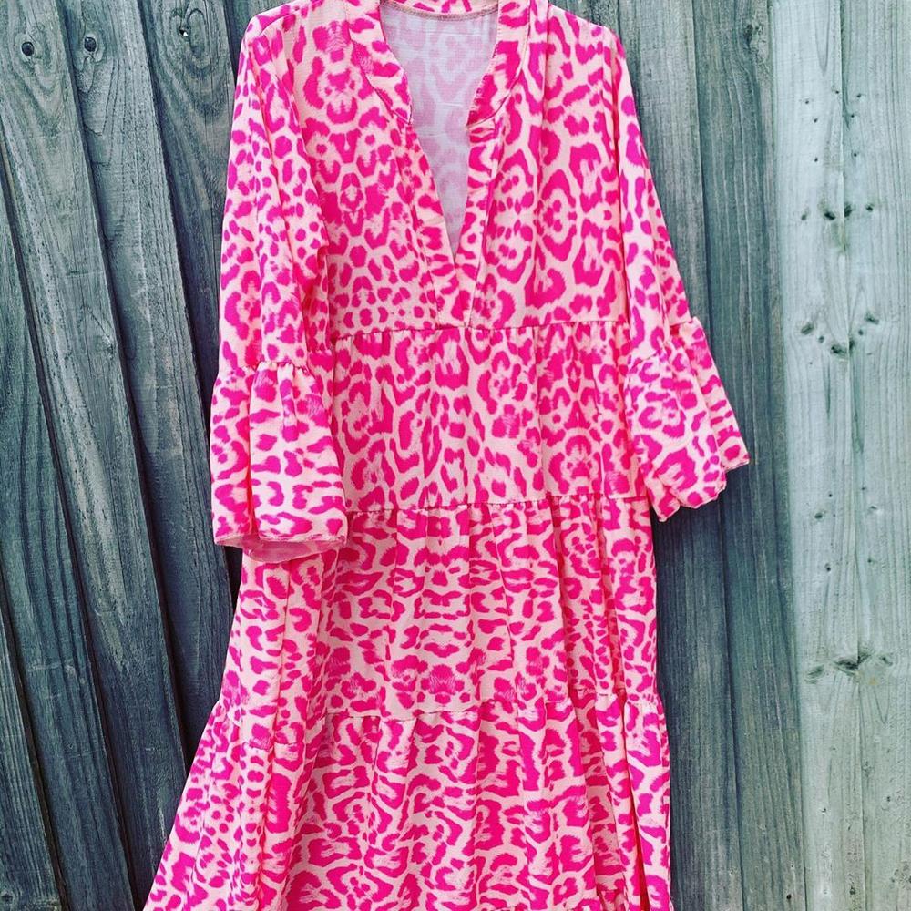 Stilla | Le Pink Chic Leopard Print Kjole