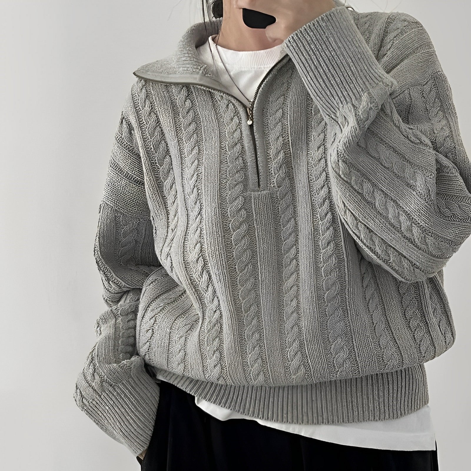 Stilla | Moderne sweater med halv lynlås