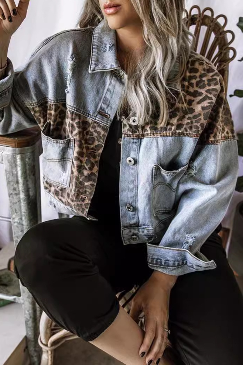 Stilla | Fritids overbeklædning med leopardmønster og kontrastfarvet, opkrøbet krave i patchwork look