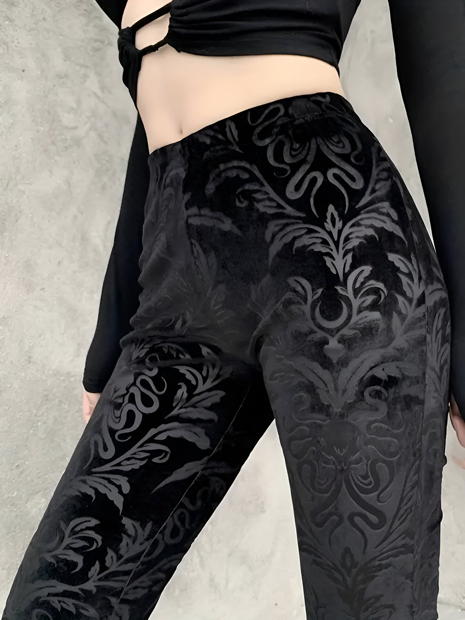 Stilla | Elegant Gothic Floral Flared Pants på udsalg