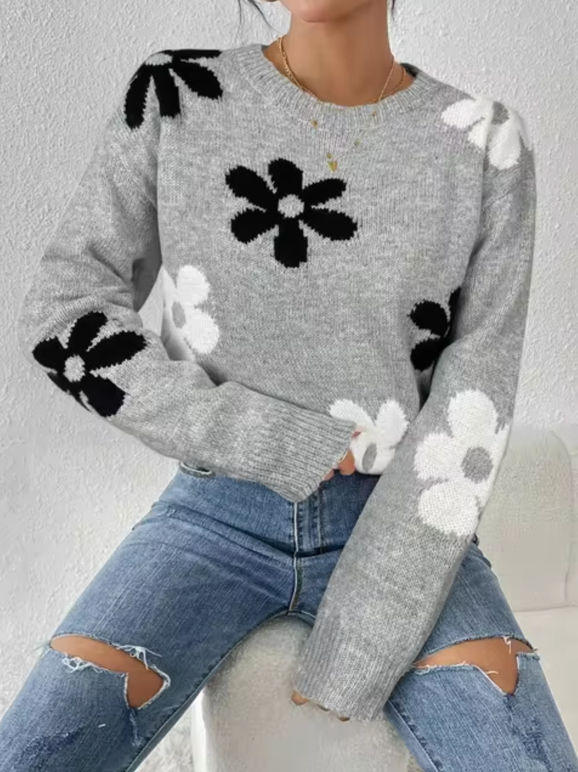 Stilla | Striktrøje med blomsterdesign