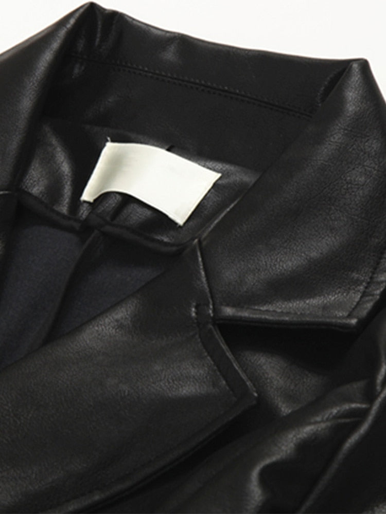 Stilla | Lang Kunstlæder-Trenchcoat til et stilfuldt, elegant look