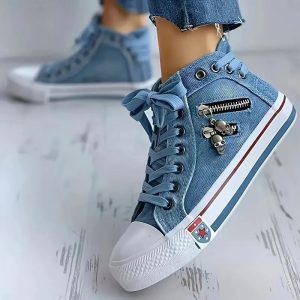 Stilla | Sportssko i denim stil
