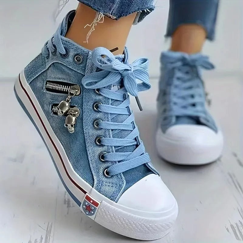 Stilla | Sportssko i denim stil