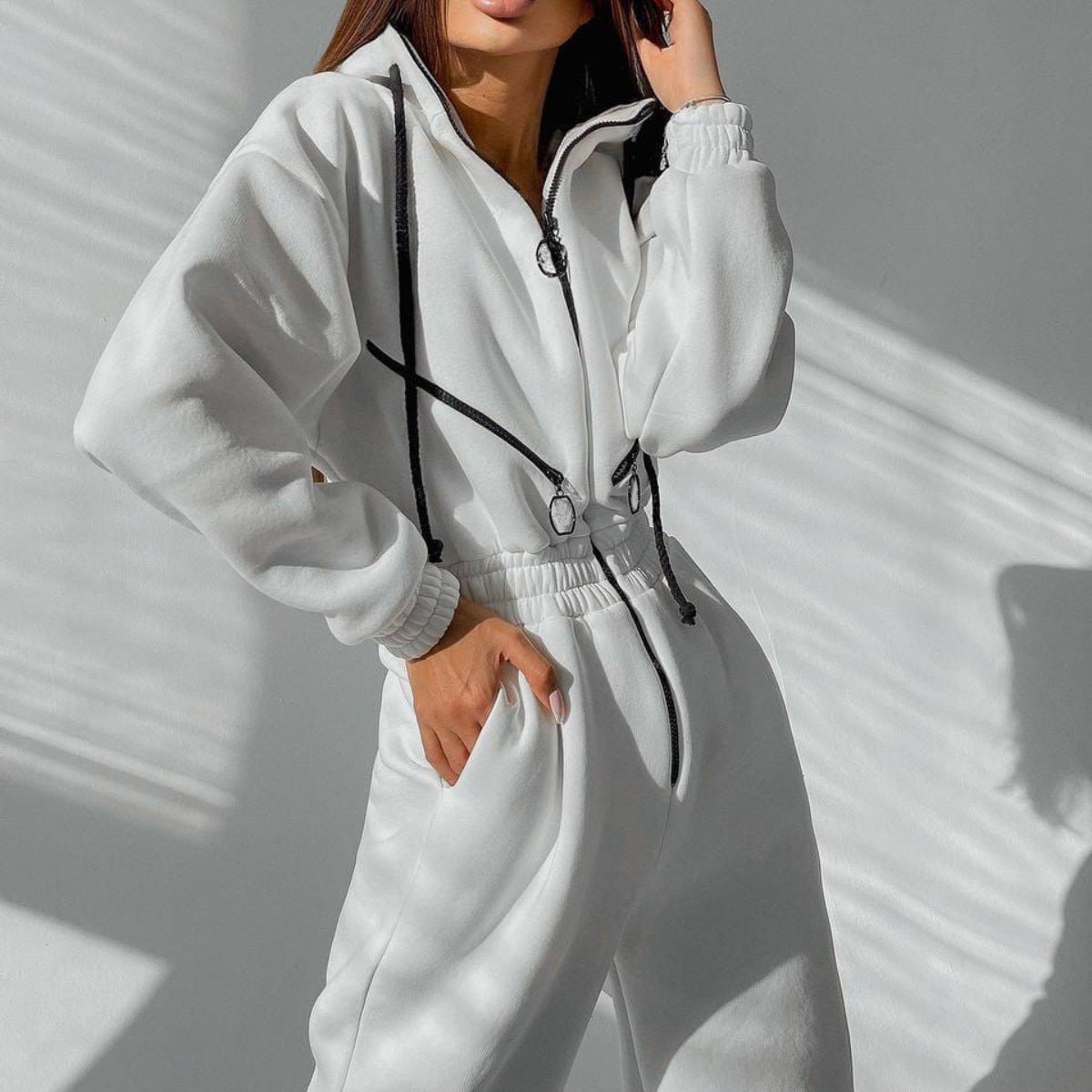 Stilla | Sweatshirt med hætte og talje