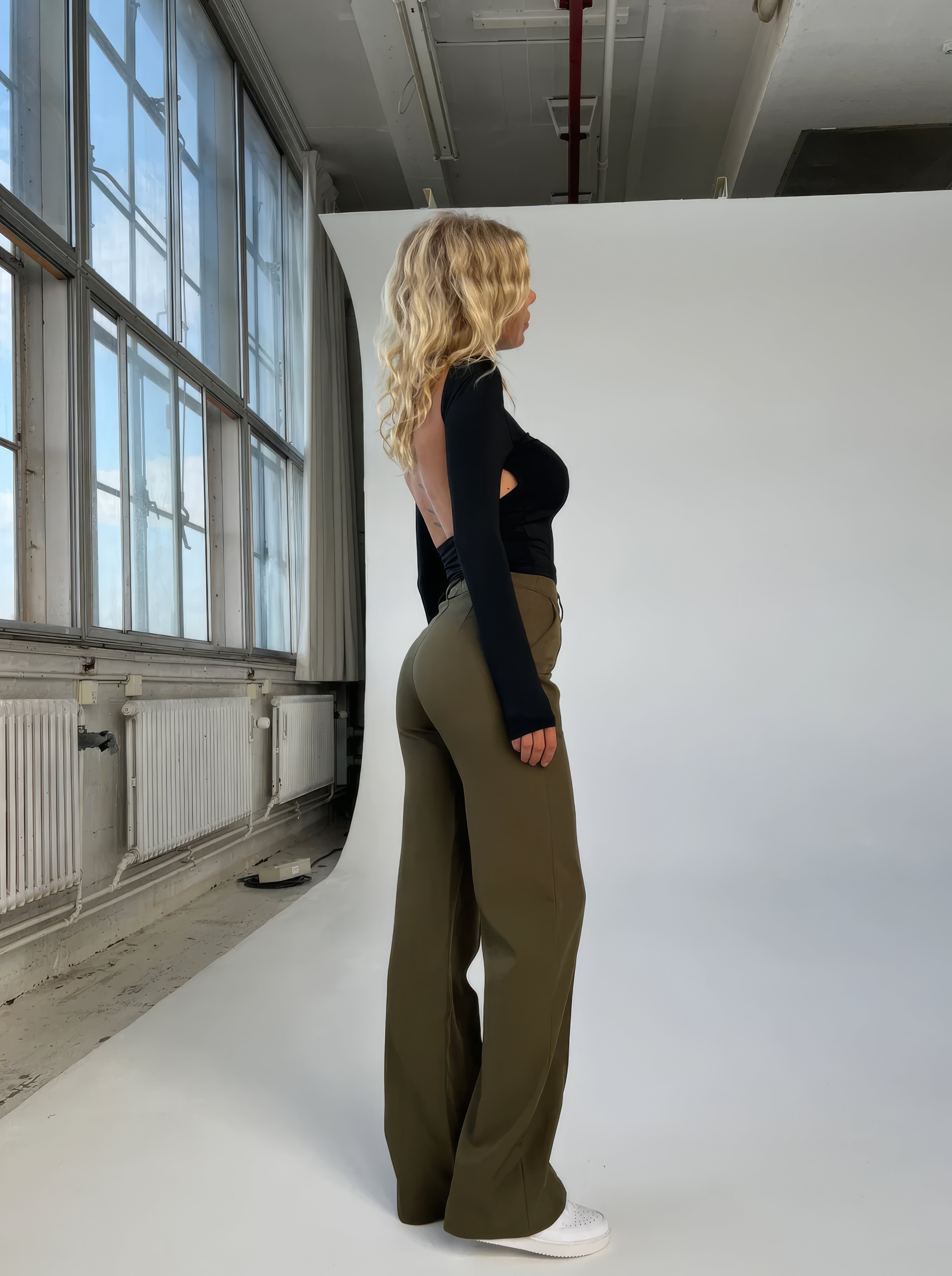 Stilla | Behagelig Bred Buks