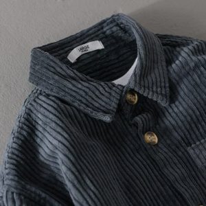 Stilla | Damebluse med knaplukning og stilfuldt look Online salg