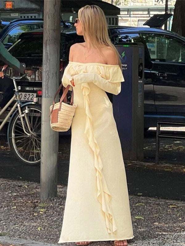 Stilla | Højslids Lang Kjole Med Slim Fit Og Elegant U Hals