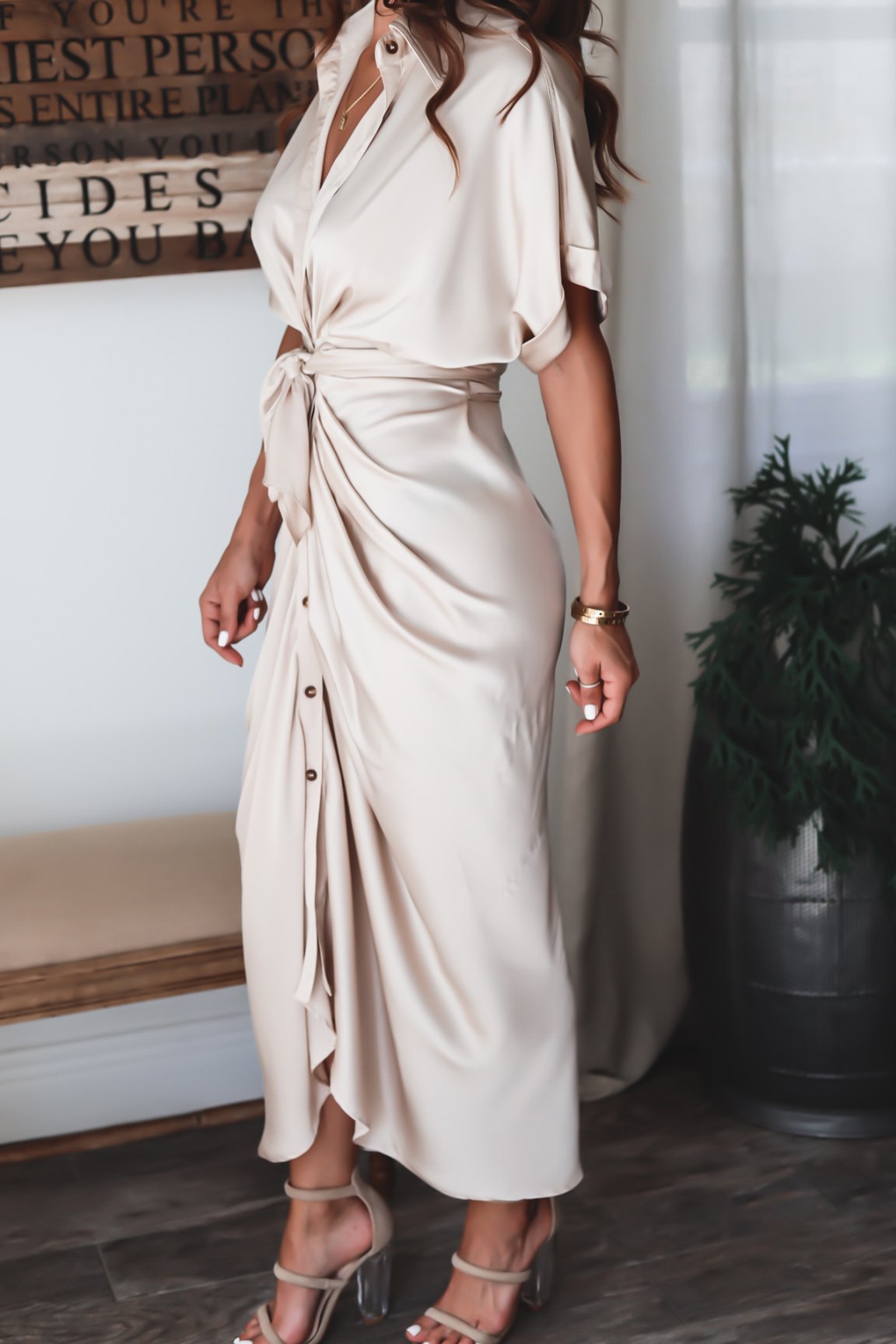 Stilla | Chic og Elegant Kjole med Smukke Detaljer Rabat