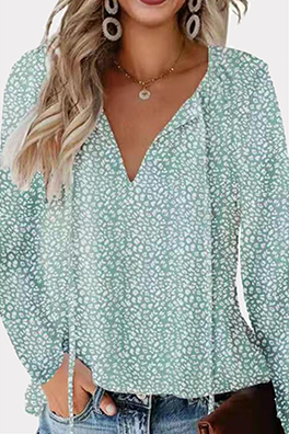 Stilla | Elegante Overdele Med Trykt Patchwork Og V-udskæring Mode