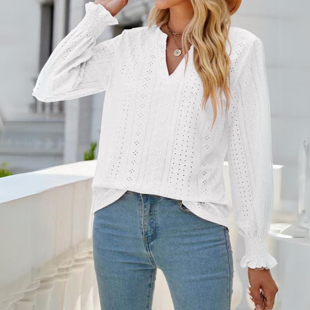 Stilla | Elegant Bluse Med Spids Volanger på udsalg