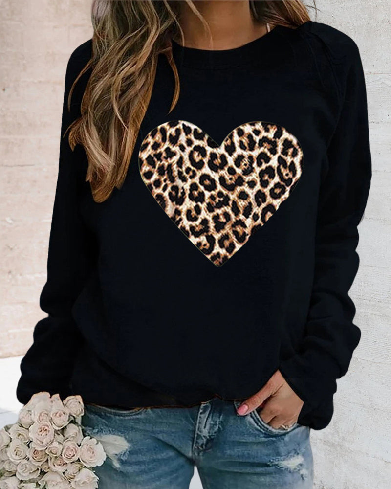 Stilla | Elegant Sweatshirt Med Leopardhjerte Print