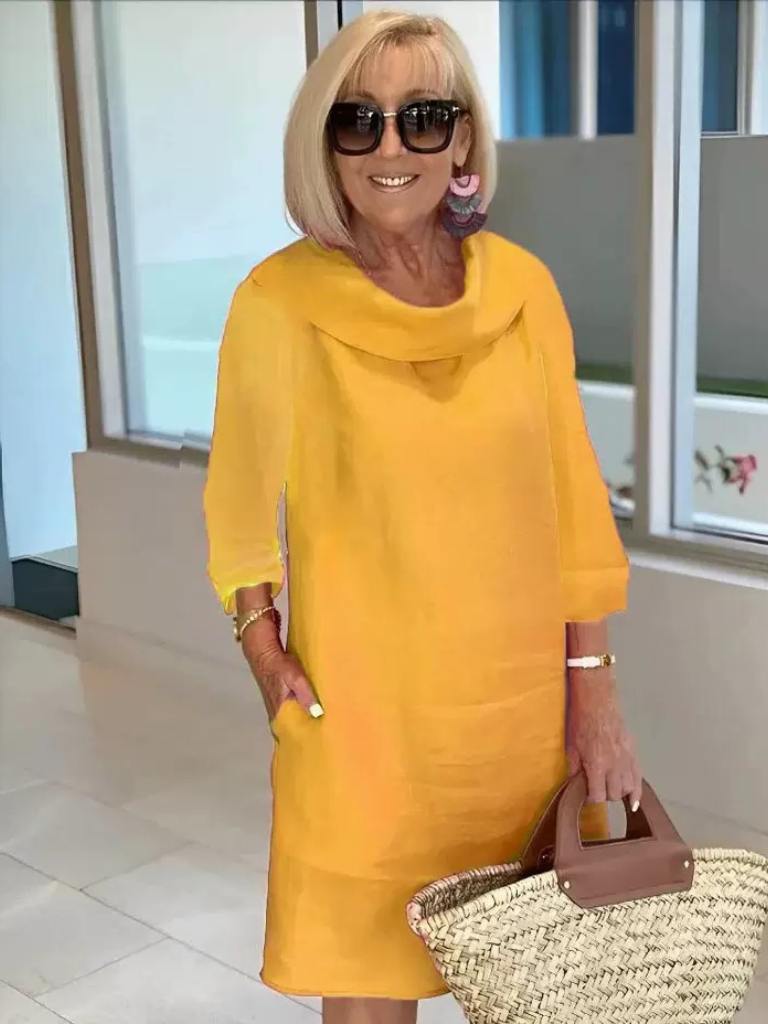 Stilla | Elegant Plisseret Kjole Raffineret Stil Med En Elegant Plisseret Udskæring