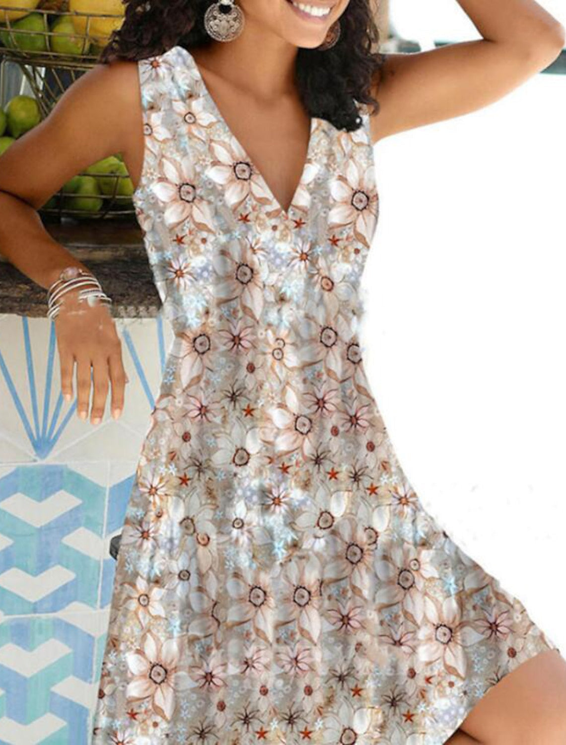 Stilla | Flatende Midi Kjole Med Blomster Til Varme Sommerdage