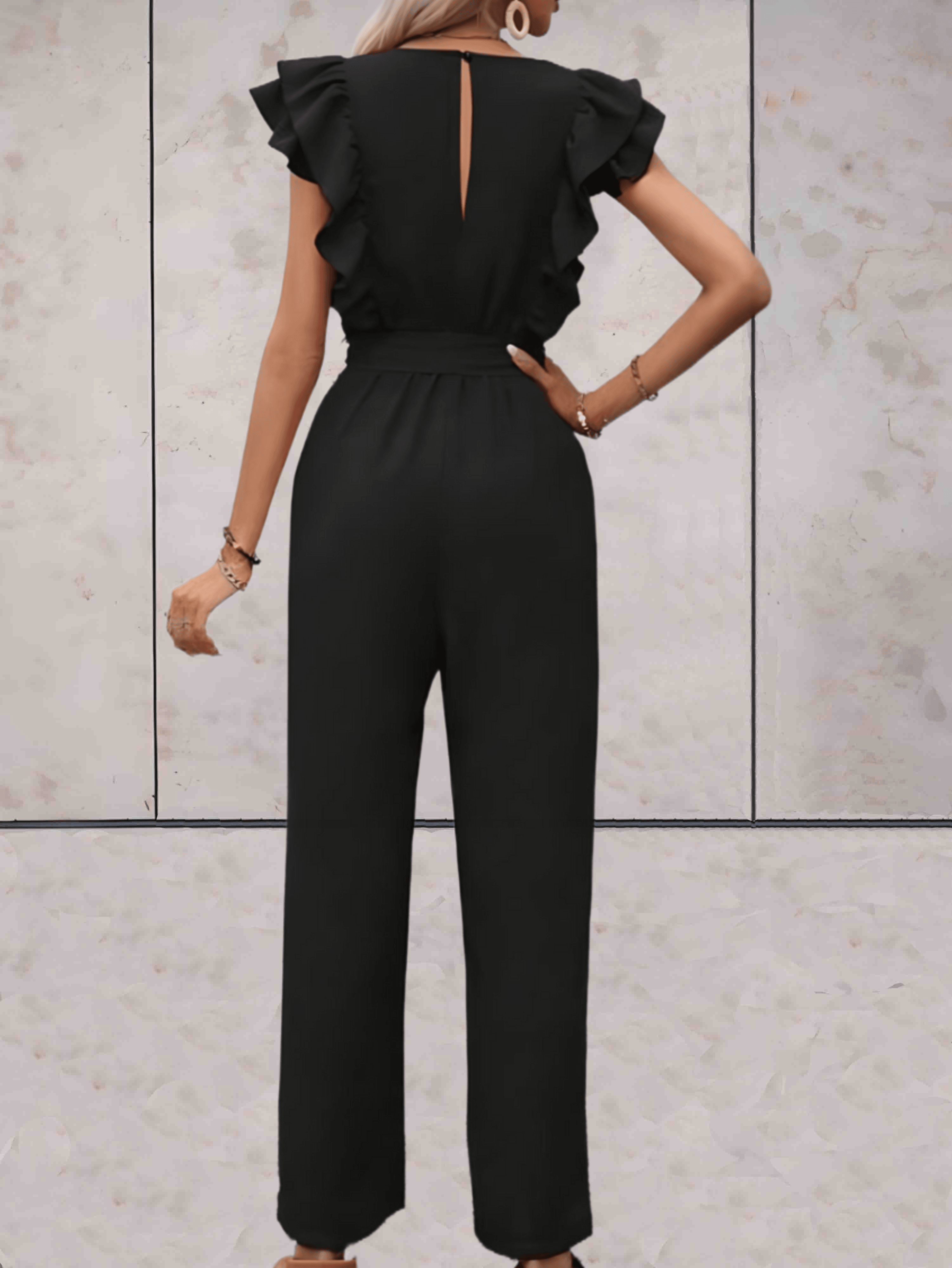 Stilla | Eleganz Afslappet jumpsuit med flæseærmer og linning