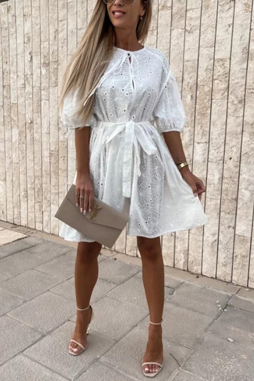 Stilla | Eyes on You Eyelet Hollow Mini Kjole