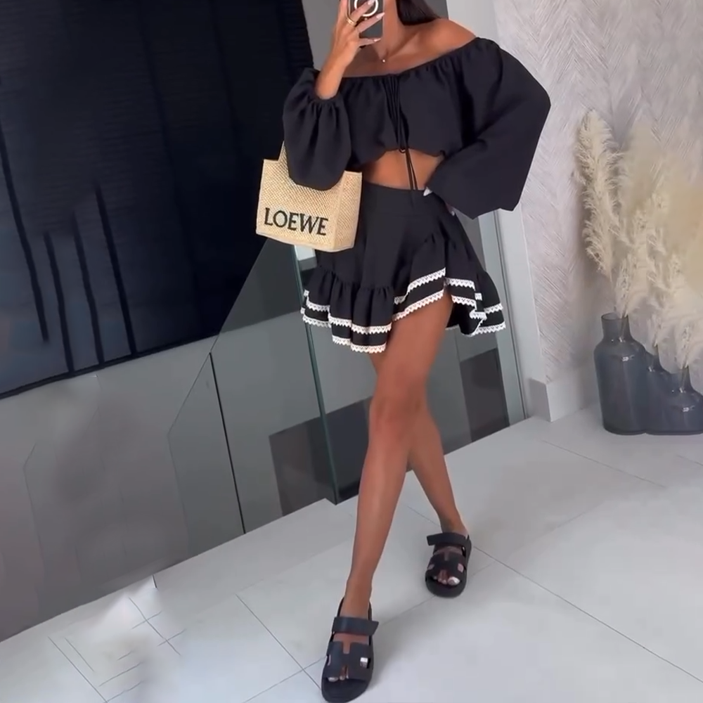 Stilla | Off Shoulder Crop Top Og Nederdel Sæt