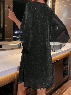 Stilla | Elegante Glitrende Kjole Med V-udskæring Og Slidsærmer Levere