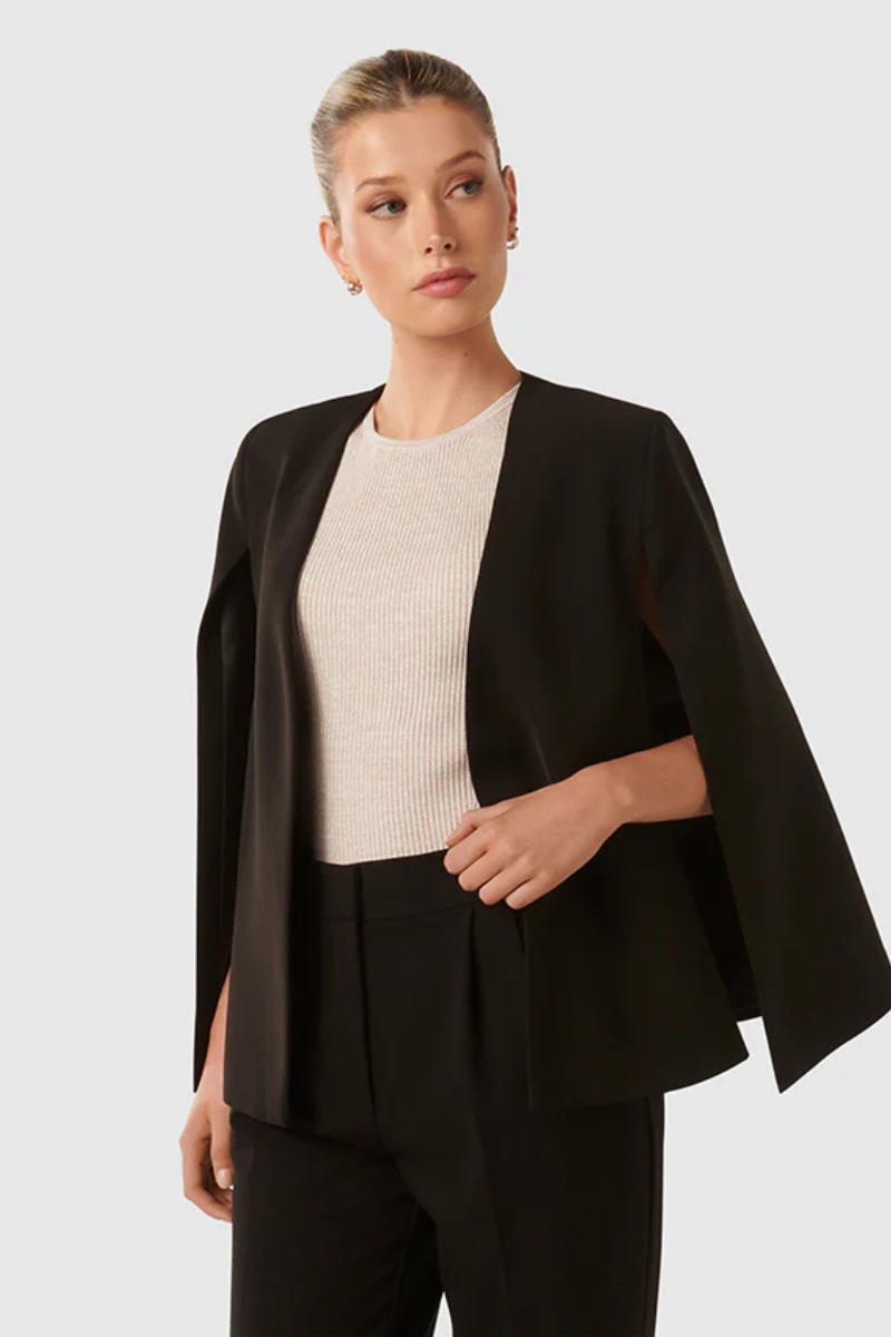 Stilla | Elegant Cape Kappe Til Damer