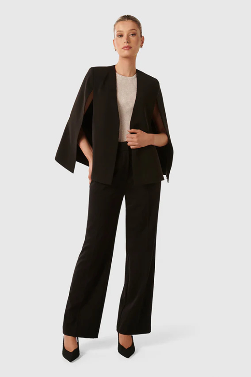 Stilla | Elegant Cape Kappe Til Damer